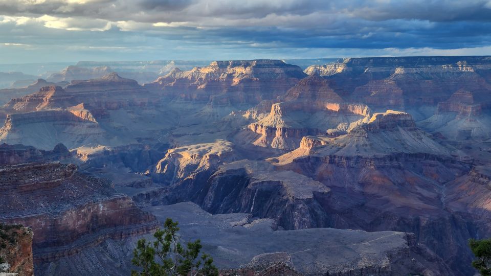 From Sedona/Flagstaff: Private Grand Canyon Tour with Lunch - Cameron Trading Post: souvenirs and tribal artwork stop