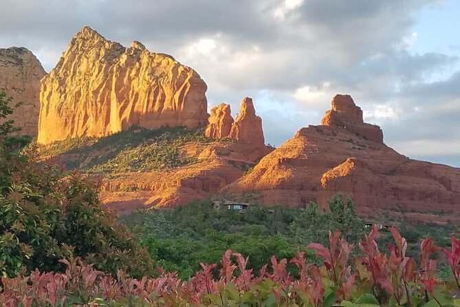 Private 4-Hour Tour of Sedona with pickup/drop-off - Tlaquepaque Arts & Shopping Village: a well-timed breather