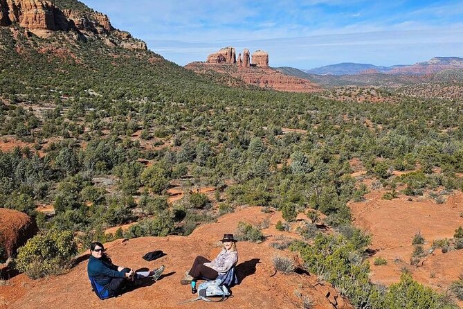 Reiki & Sound Healing on the Red Rocks of Sedona - Reiki outdoors on the red rocks: what it is, and what to watch for