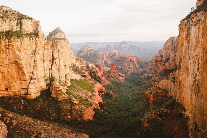 Sedona Helicopter Tour: Desert Thunder Tour - Oak Creek Canyon to Devil’s Bridge: where the route gets extra dramatic