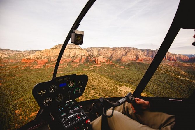Sedona Helicopter Tour: Desert Thunder Tour - Secret Canyon, the Mogollon Rim, and Boynton Canyon: the sweep to the finish