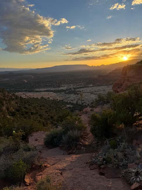 Sedona Night Hike and Stargazing Tour - UV Flashlights and Scorpion Scouting: What You Actually See