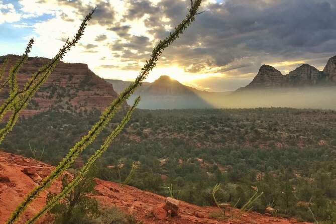 Sedona Sacred Canyons Loop Hike With a Private Guide - Photo ops and solitude: how the guide changes your day