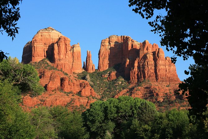 Slow Down and Feel the Sedona Earth Energies with expert guide - Meeting Tara in Sedona: what you handle before you hike