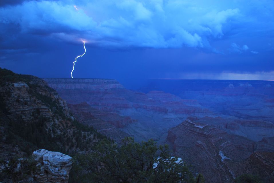 The Grand Canyon Classic Tour From Sedona, AZ - Grand Canyon Village time: historic buildings and a calmer pause